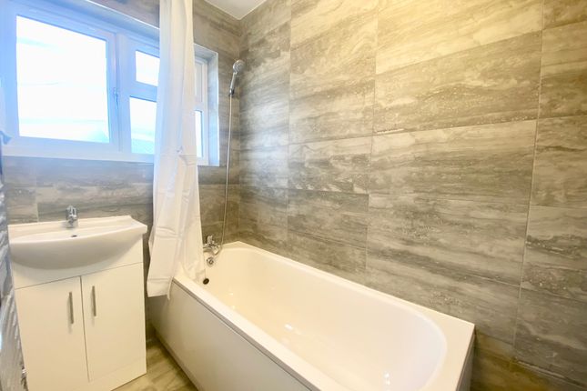 The Ridgeway, London photo 4