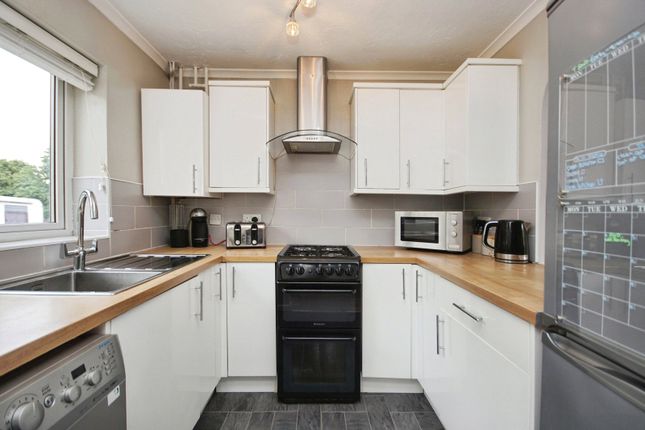 18, Sunningdale Drive, Bristol photo 2