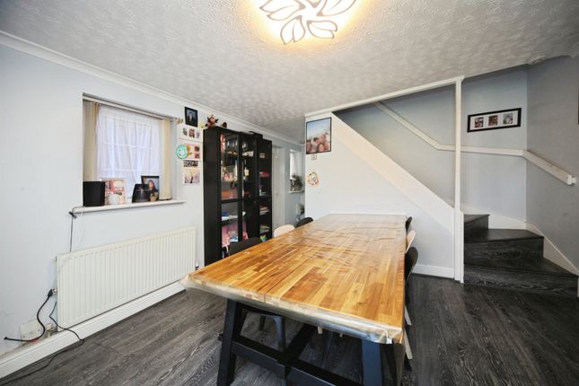 24, Osprey Walk, Luton photo 4