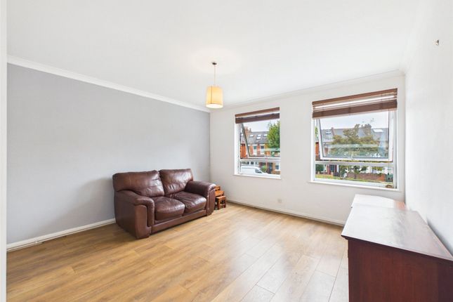 7, Cranemead Court, Twickenham photo 2