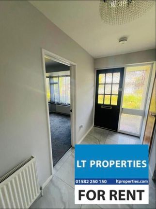Detached house to rent in Parkland Drive, Luton