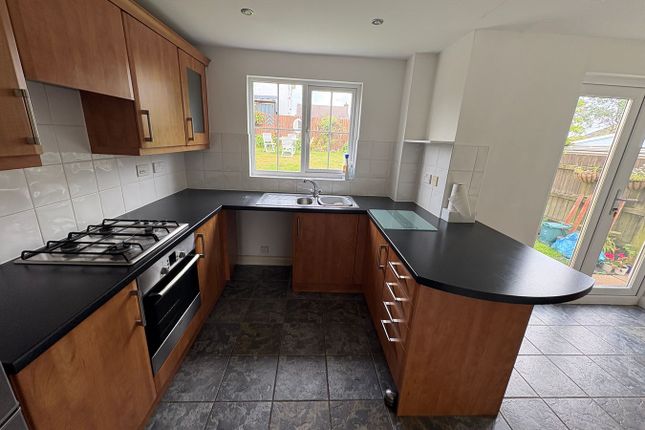 61, Maes Y Wennol, Carmarthen photo 3