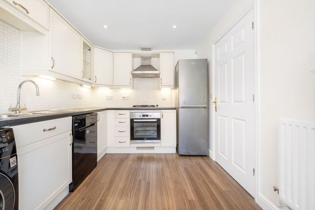 4 Helegan Close, Orpington photo 2