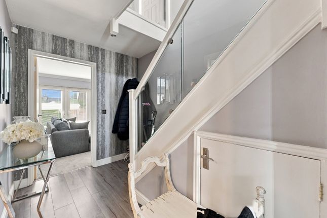 19, Sandringham Drive, Heanor photo 2