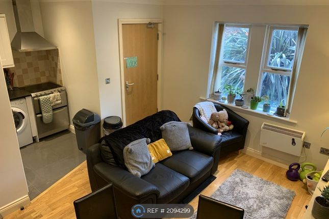 Thumbnail Flat to rent in Hillside House, Leeds