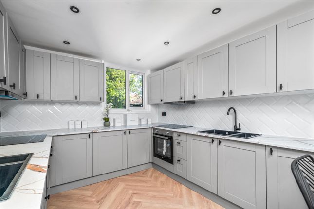 Flat 2, 90, Sherwood Avenue, London photo 4