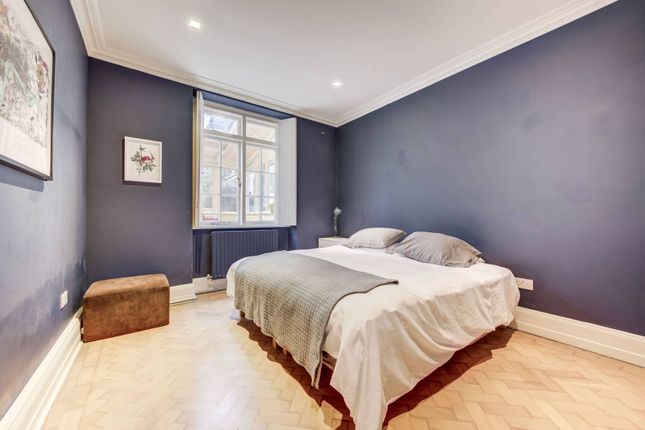 Flat to rent in Redcliffe Gardens, Chelsea, London