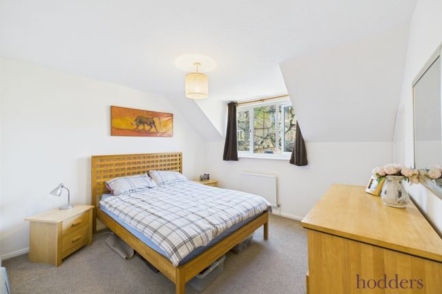 7, Ranger Walk, Addlestone photo 4