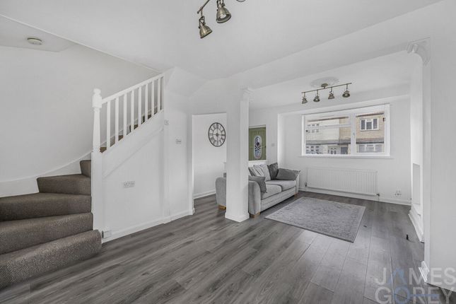 14, Finchley Close, Dartford photo 2