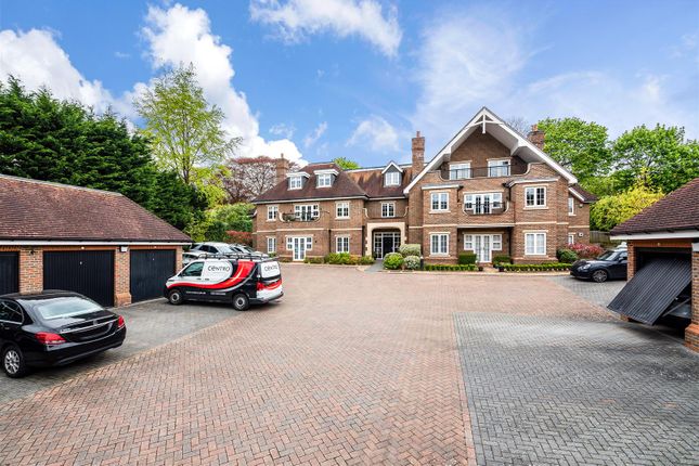 Outwood Grange, 1, Outwood Lane, Chipstead photo 4