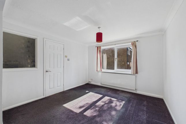 22, Hurst Road, Ashford photo 3