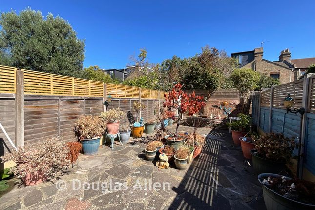 15, Chelmsford Road, London photo 2