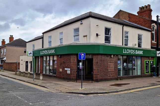 Retail premises to let in St. Peters Avenue, Cleethorpes, Lincolnshire