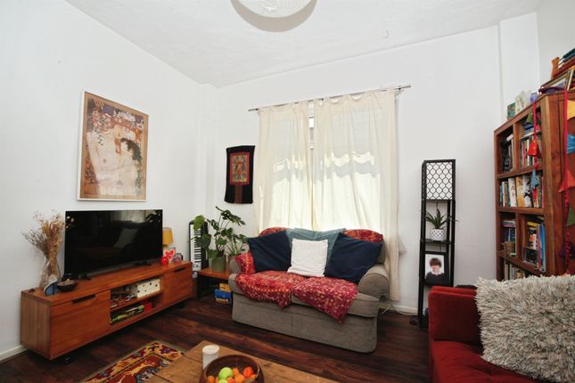 Gwalia House, 4, Francis Terrace, Pontyclun photo 5
