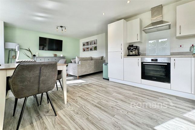 29, Waterside Lane, Berkshire photo 5