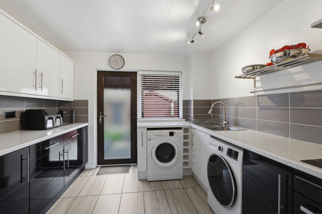 25 Myreton Road, Grangemouth photo 4