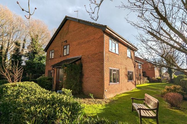 Thumbnail Maisonette to rent in Wych Hill Park, Hook Heath, Woking