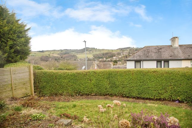 24, Banksville, Holmfirth photo 4