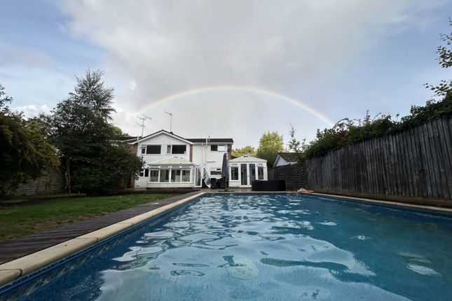 8, Robins Wood Drive, Ferndown photo 3