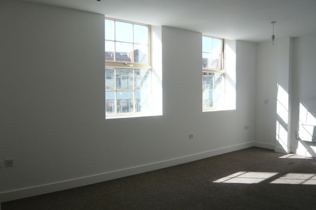 Studio to rent in Hall Gate, Town Centre, Doncaster