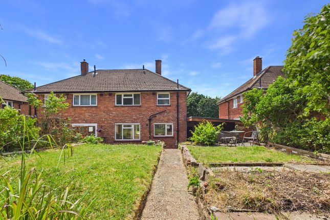 36 Calley Down Crescent, Croydon photo 2
