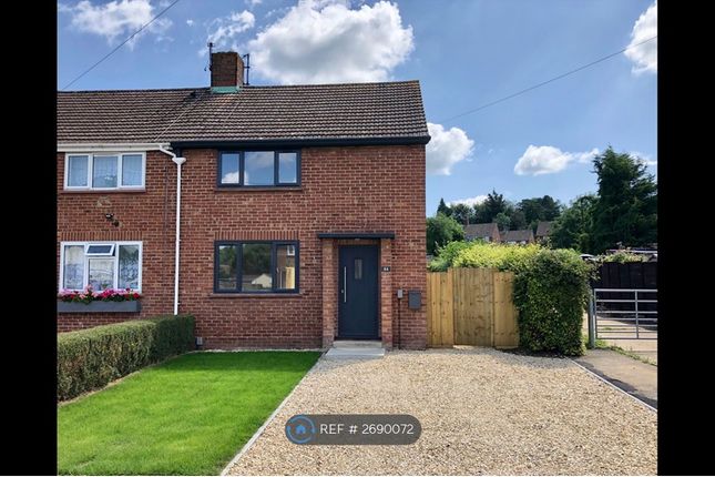 1 Parking Space And Side Access To The Garden