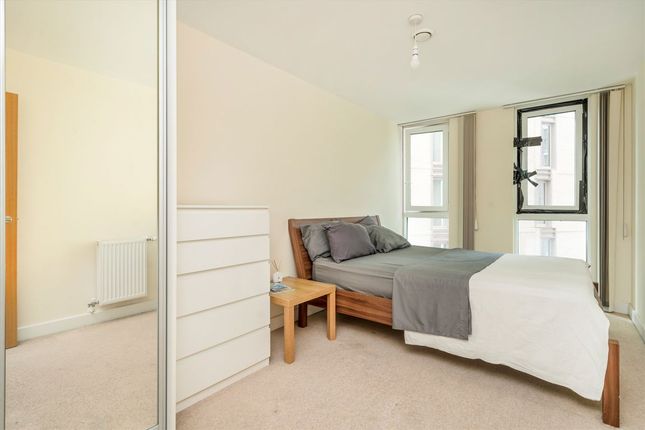 Apartment 508, Goldpence Apartments, 9, Buckle Street, London photo 3