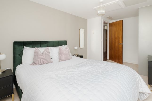 Apartment 37, 1, Lamb's Passage, London photo 3