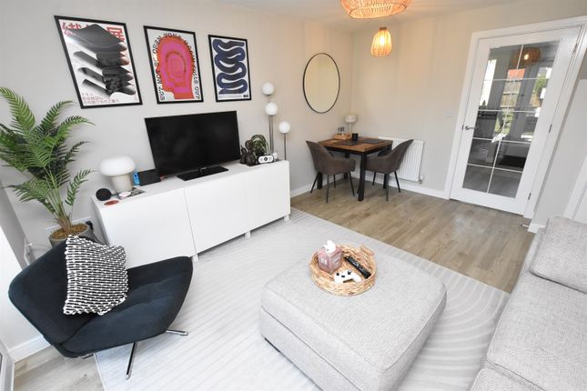 14, Clarence Drive, Hatton, Derby photo 4