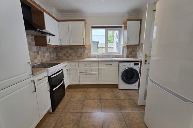 19, Beaconsfield Way, Swansea photo 4