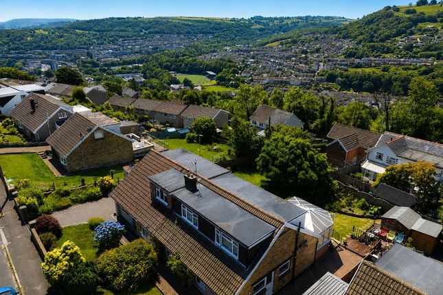10, Whiterock Drive, Pontypridd photo 3