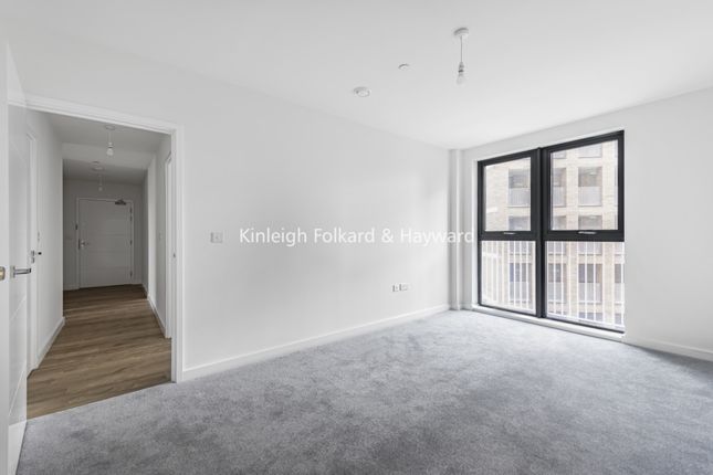 163 Baronet House, 9, Lakeside Drive, London photo 4