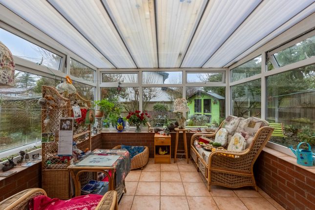 6 Pereers Close, Holt photo 4