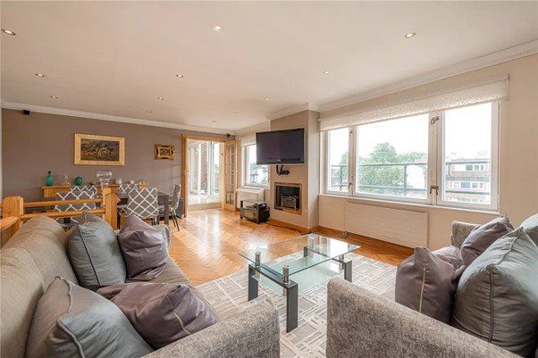 Maisonette for sale in Devonport, Southwick Street, London