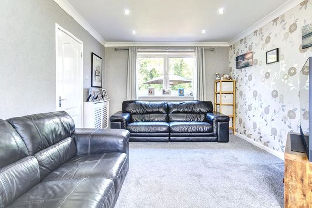 27, Whiteford Avenue, Dumbarton photo 3