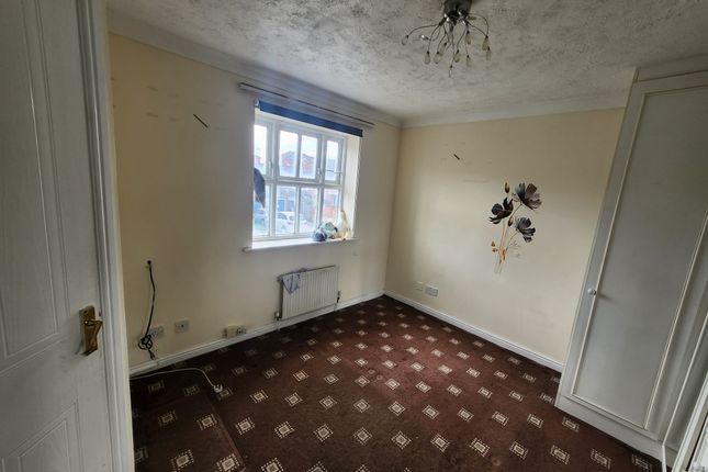 Bluebell Way, Ilford photo 4