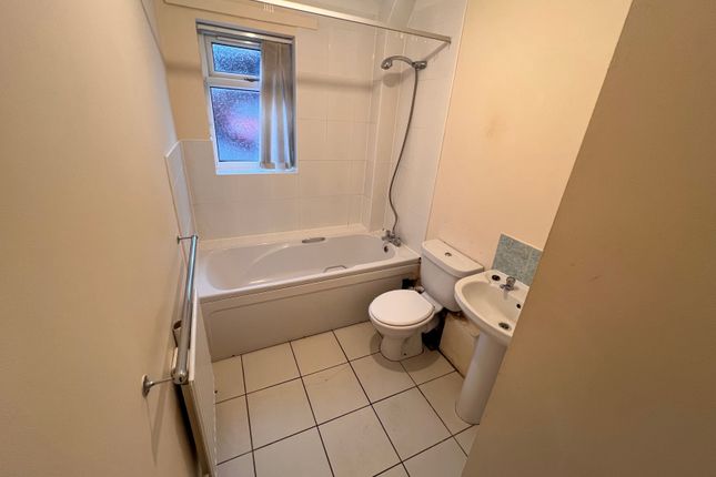 Flat to rent in Rycroft Street, Grantham