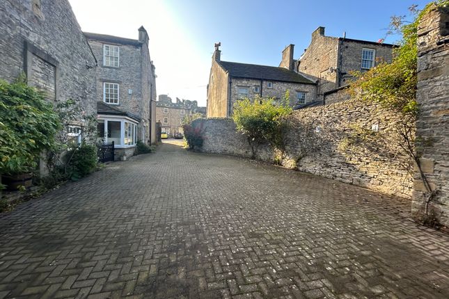 Town house for sale in West End, Leyburn