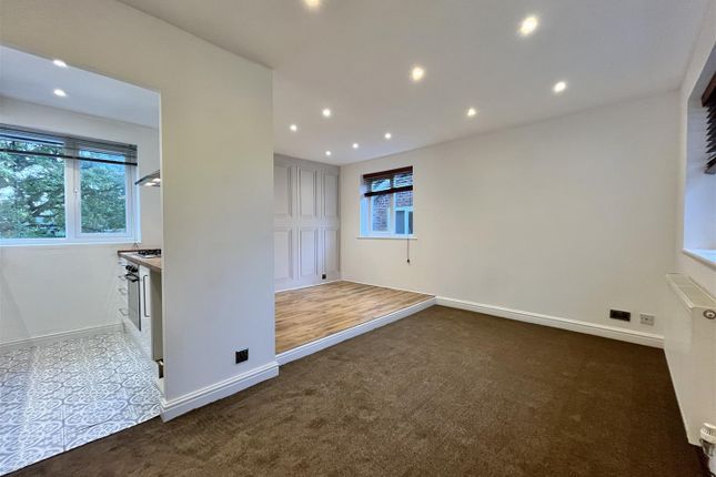 Millersdale Court, Glossop photo 2