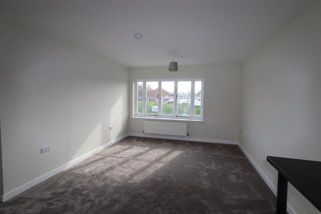 Flat to rent in West Street, Rochford