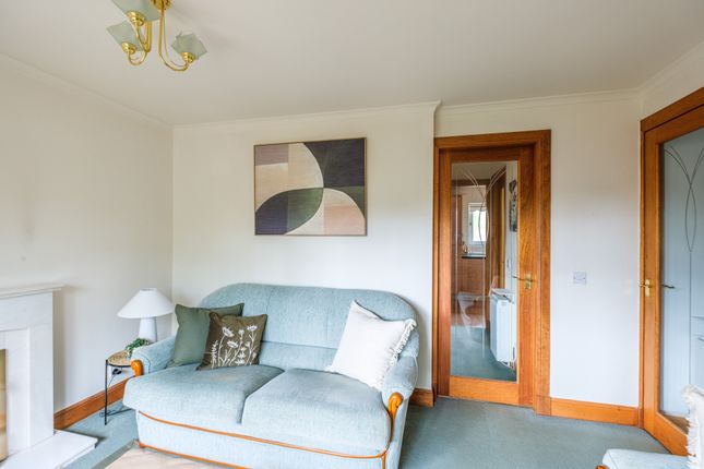 27 Bullwood Court, Glasgow photo 5
