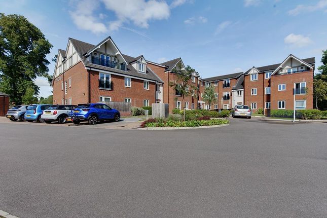 Apt 5, The Oaks Cedar Avenue, Stoke-On-Trent photo 3