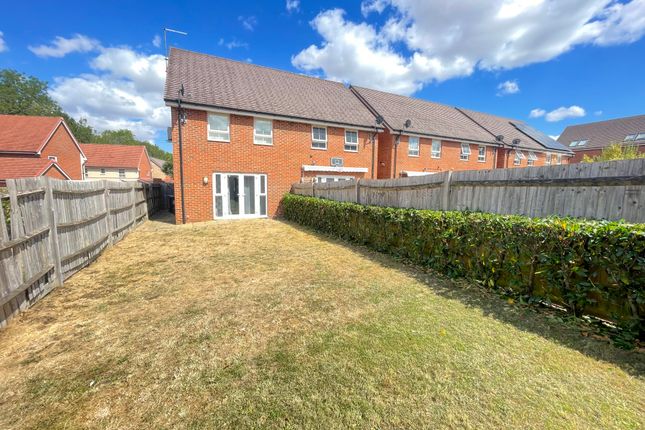 13, Skipper Close, HEMEL HEMPSTEAD photo 2