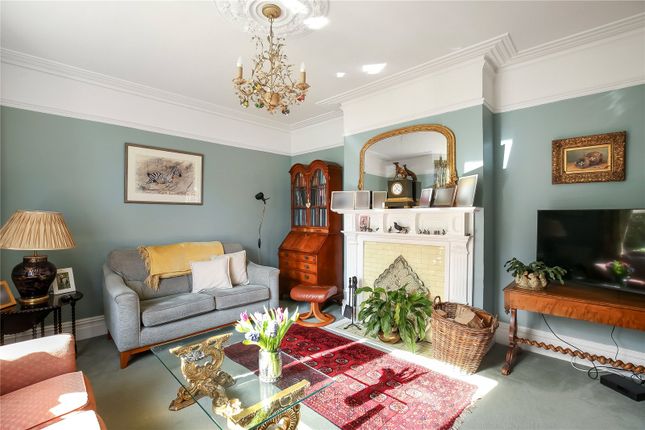 25, Bourne Avenue, Wiltshire photo 2