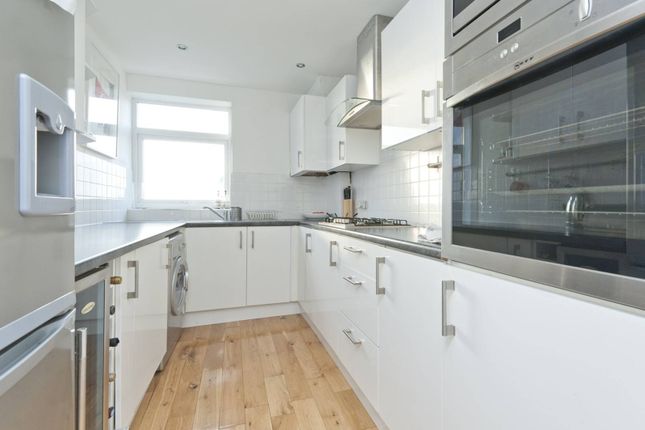 Flat for sale in Green Lane, Northwood