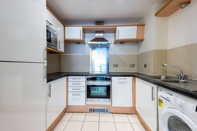 Flat to rent in The Bittoms, Kingston, Kingston Upon Thames