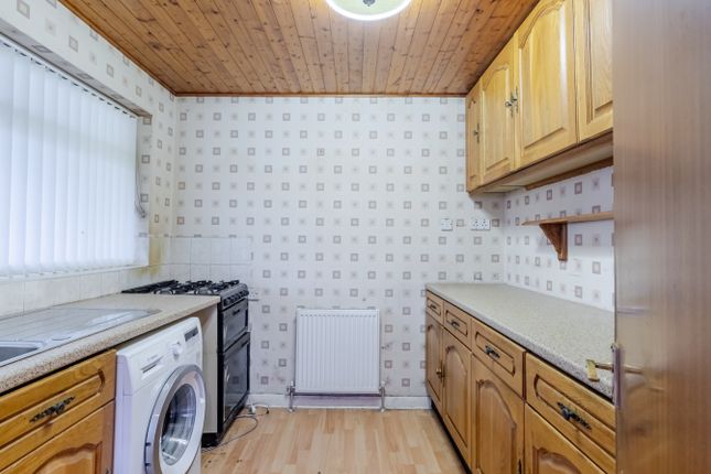 3, Egremont Gardens, Barrow-in-Furness photo 4