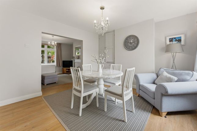 15, Irthlingborough Road, Finedon photo 4