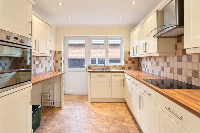 5, Ladbrooke Road, Clacton on Sea photo 3