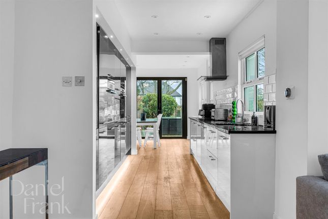 109, Queens Road, Buckhurst Hill photo 4